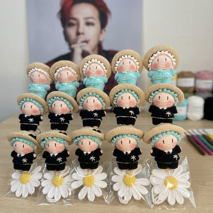 Handmade Crochet Boy Doll Keychain, Cute Knitted Figure Bag Charm, Boy in Suit Plushie with Daisy Flower, Kawaii Backpack Accessory