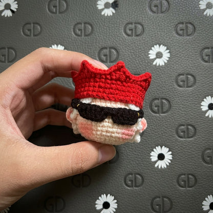 Handmade Crochet Boy Doll Keychain, Cute Knitted Figure Bag Charm, Boy in Suit Plushie with Daisy Flower, Kawaii Backpack Accessory