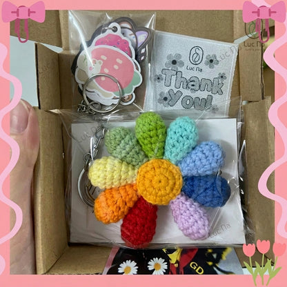 Handmade Crochet Daisy Keychain, Cute Flower Bag Charm, Aesthetic Knit Daisybong Keyring, Kawaii Backpack Accessory Gift