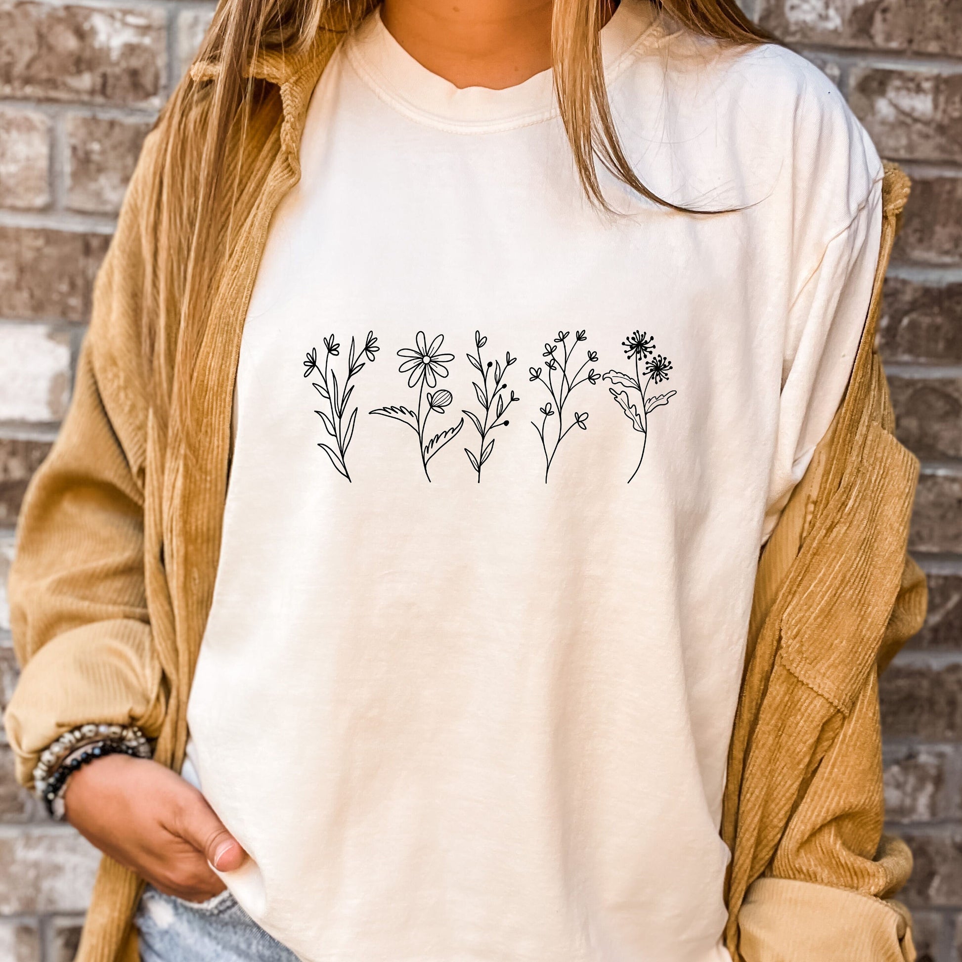 Comfort Colors® Aesthetic Flower Shirt, Wildflowers Shirt, Christian Flower Shirt, Flower Shirt, Plant Shirt, Gift for Her, Plant Lover Tees