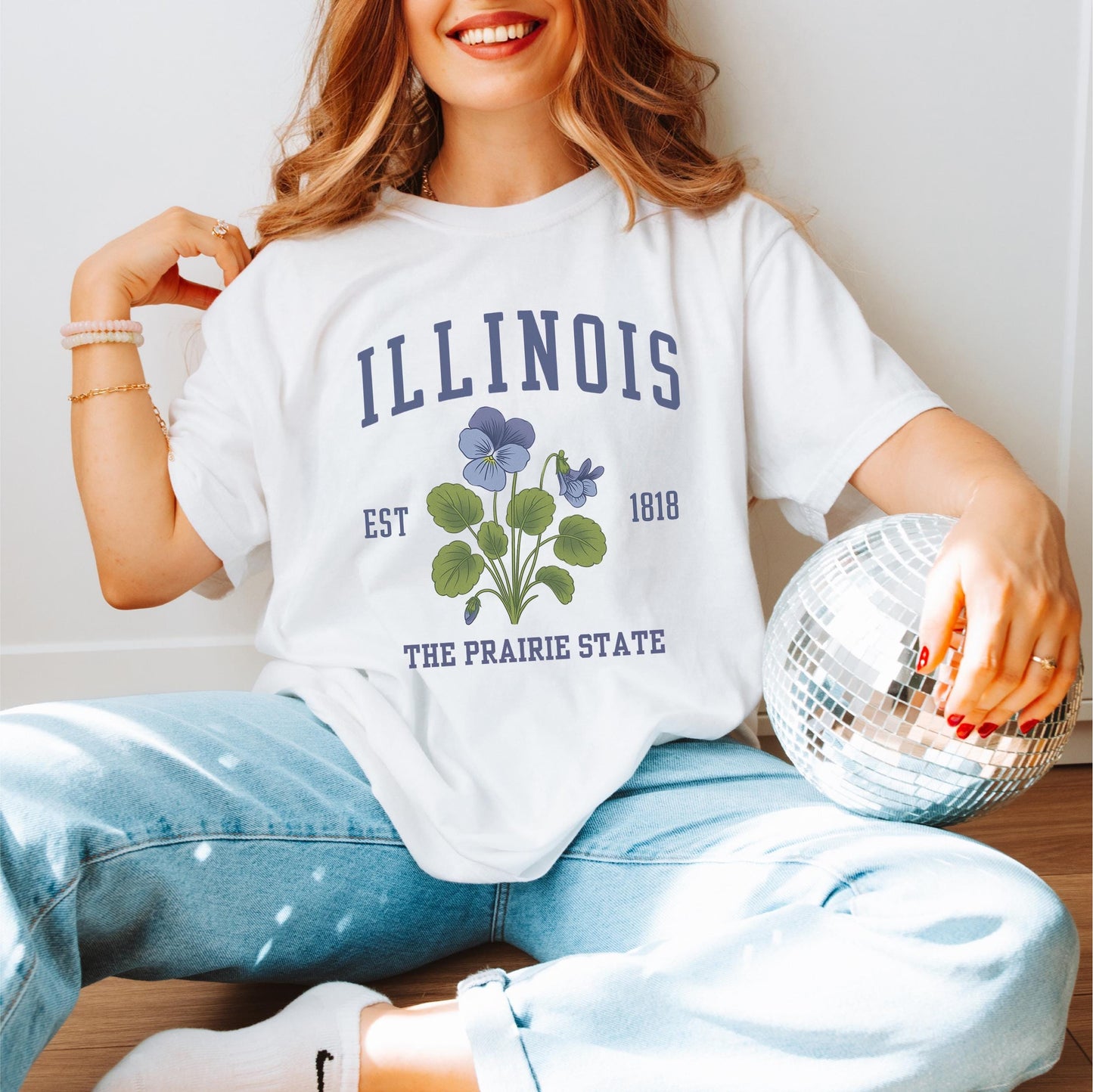 Illinois State Flower Graphic Tee Prairie State Vintage Shirt for Chicago and Springfield Travel Lovers and Midwest Gift