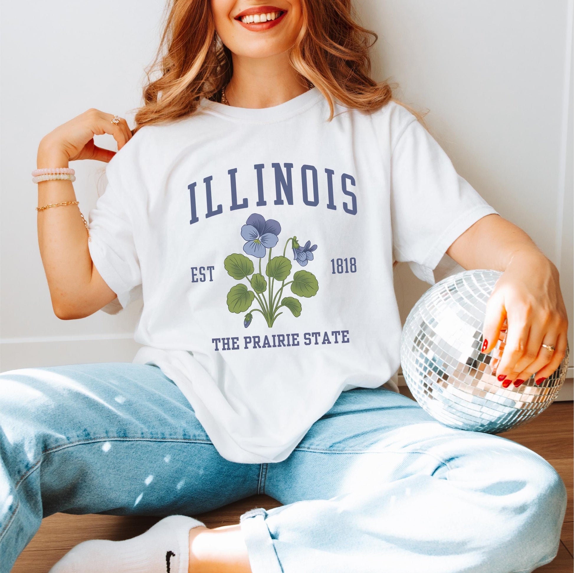 Illinois State Flower Graphic Tee Prairie State Vintage Shirt for Chicago and Springfield Travel Lovers and Midwest Gift