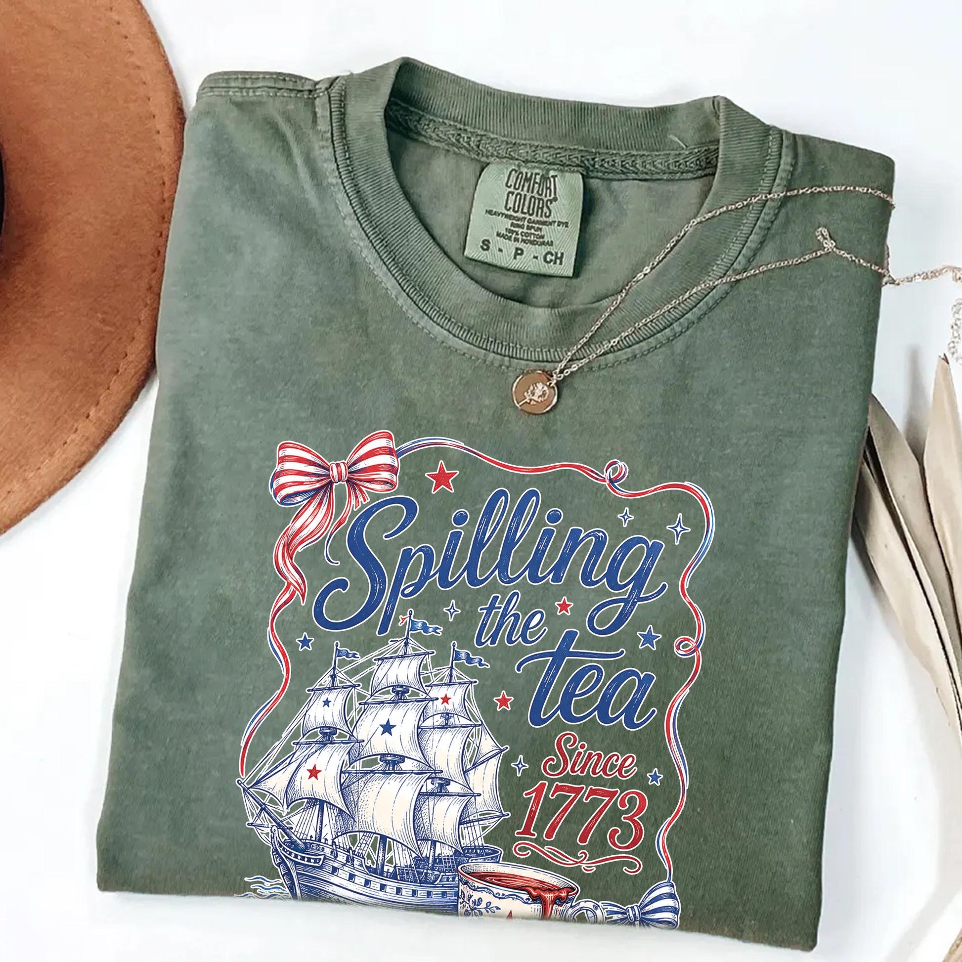 Spilling The Tea Since 1773 Vintage Us History Teacher T-Shirt