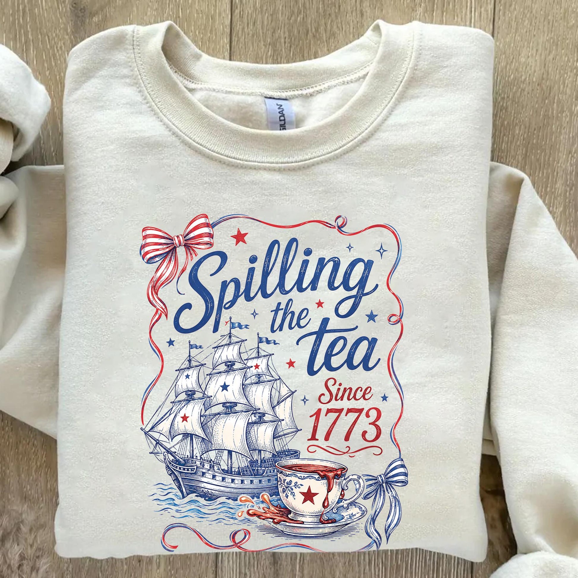 Spilling The Tea Since 1773 Vintage Us History Teacher T-Shirt