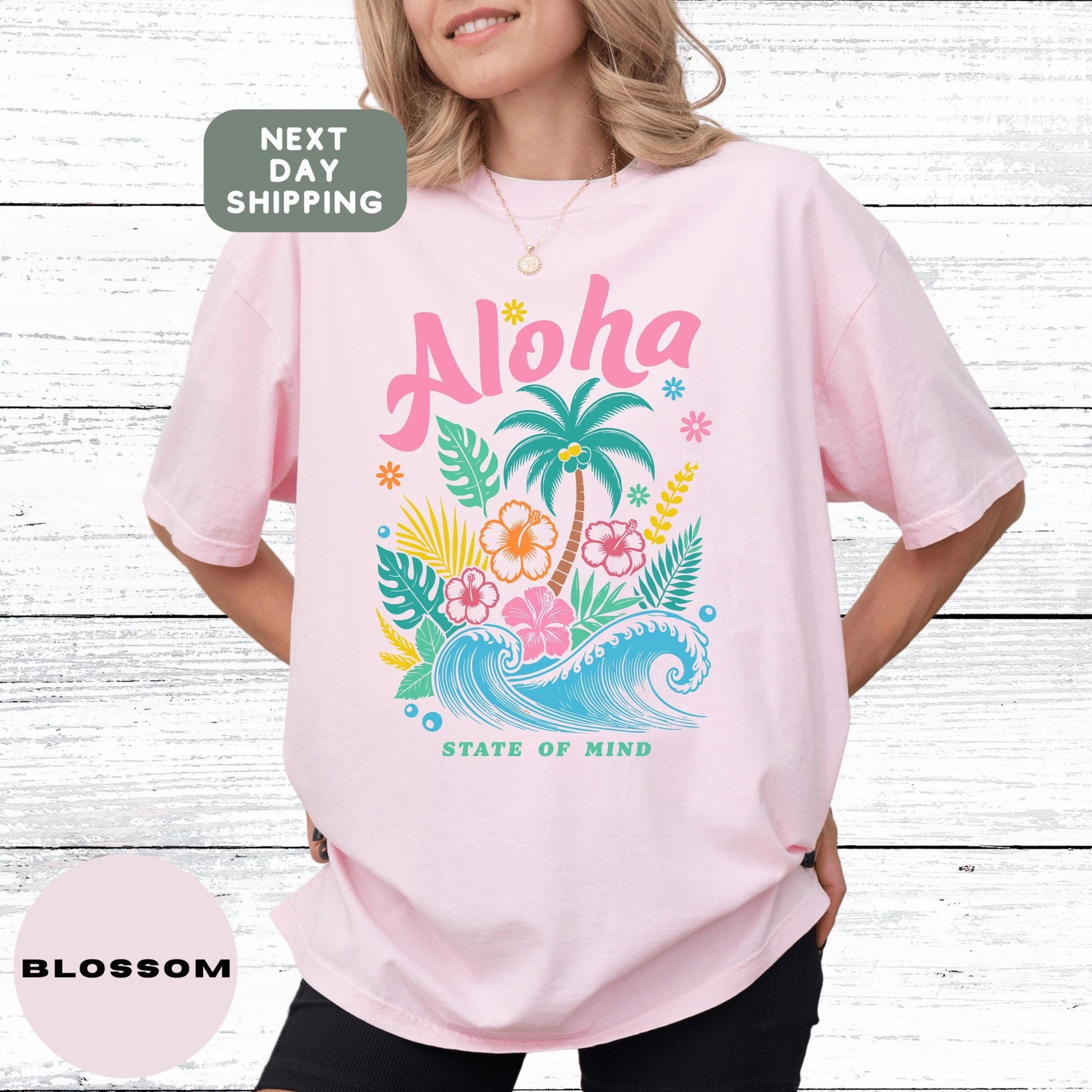 Comfort Colors® Aloha Shirt Retro Hawaii Graphic Tee Island Vibes Hula Girl T-Shirt Summer Beach Vacation Top State of Mind