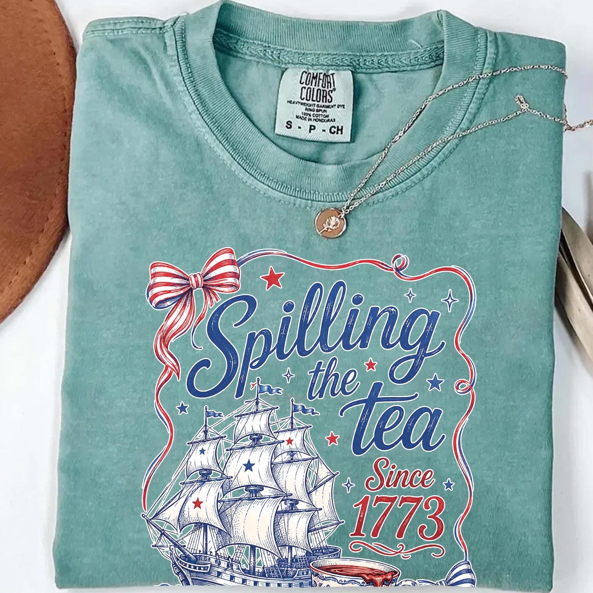 Spilling The Tea Since 1773 Vintage Us History Teacher T-Shirt